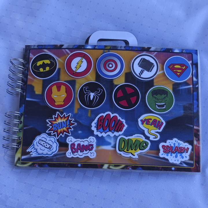 Universo Super Héroes - A4