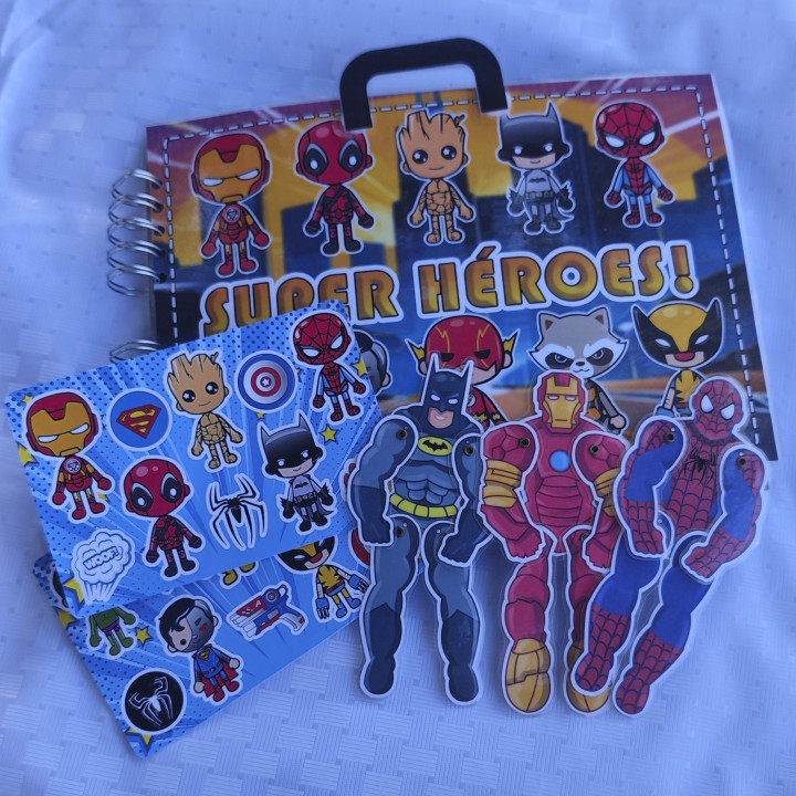 Universo Super Héroes - A4