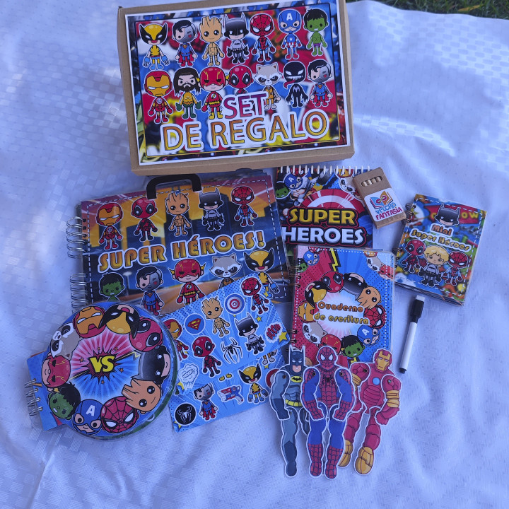 Set Universo Super Héroes completo
